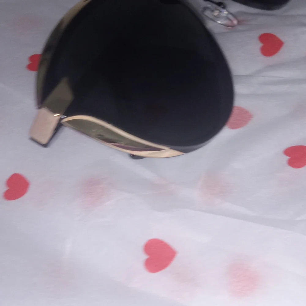 Stylish Black Sunglasses - Picture 4 of 4